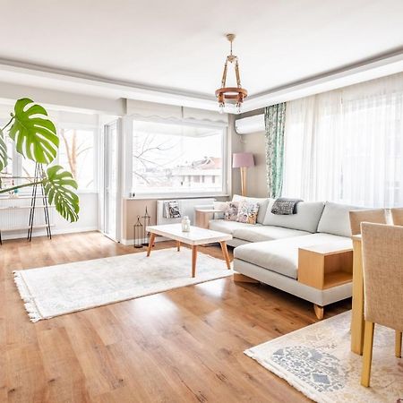 Vibrant Flat With Balcony In Maltepe Apartment Истанбул Екстериор снимка