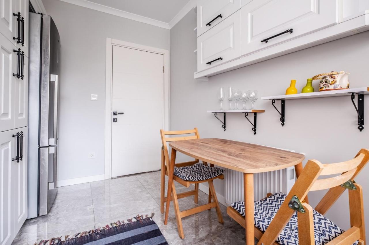 Vibrant Flat With Balcony In Maltepe Apartment Истанбул Екстериор снимка