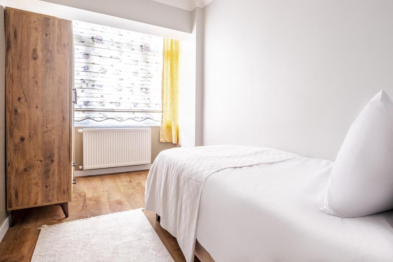Vibrant Flat With Balcony In Maltepe Apartment Истанбул Екстериор снимка